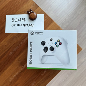 XBOX 엑스박스 4세대 무선 컨트롤러 화이트,블랙 미개봉 신품 팝니다