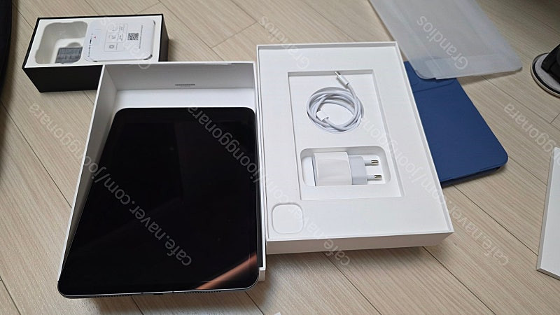 아이패드 프로 11 m4 블랙s급(셀룰러,256gb)+악세사리 일체 120만--2