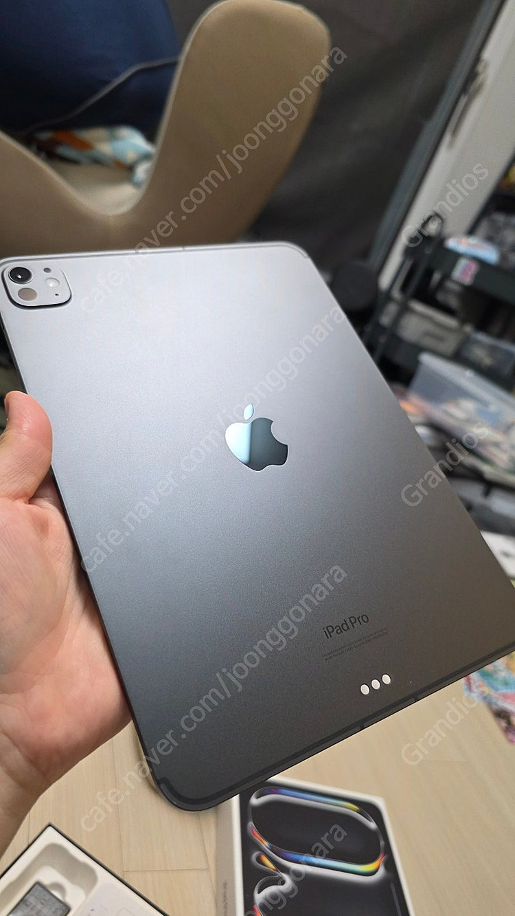 아이패드 프로 11 m4 블랙s급(셀룰러,256gb)+악세사리 일체 120만--5
