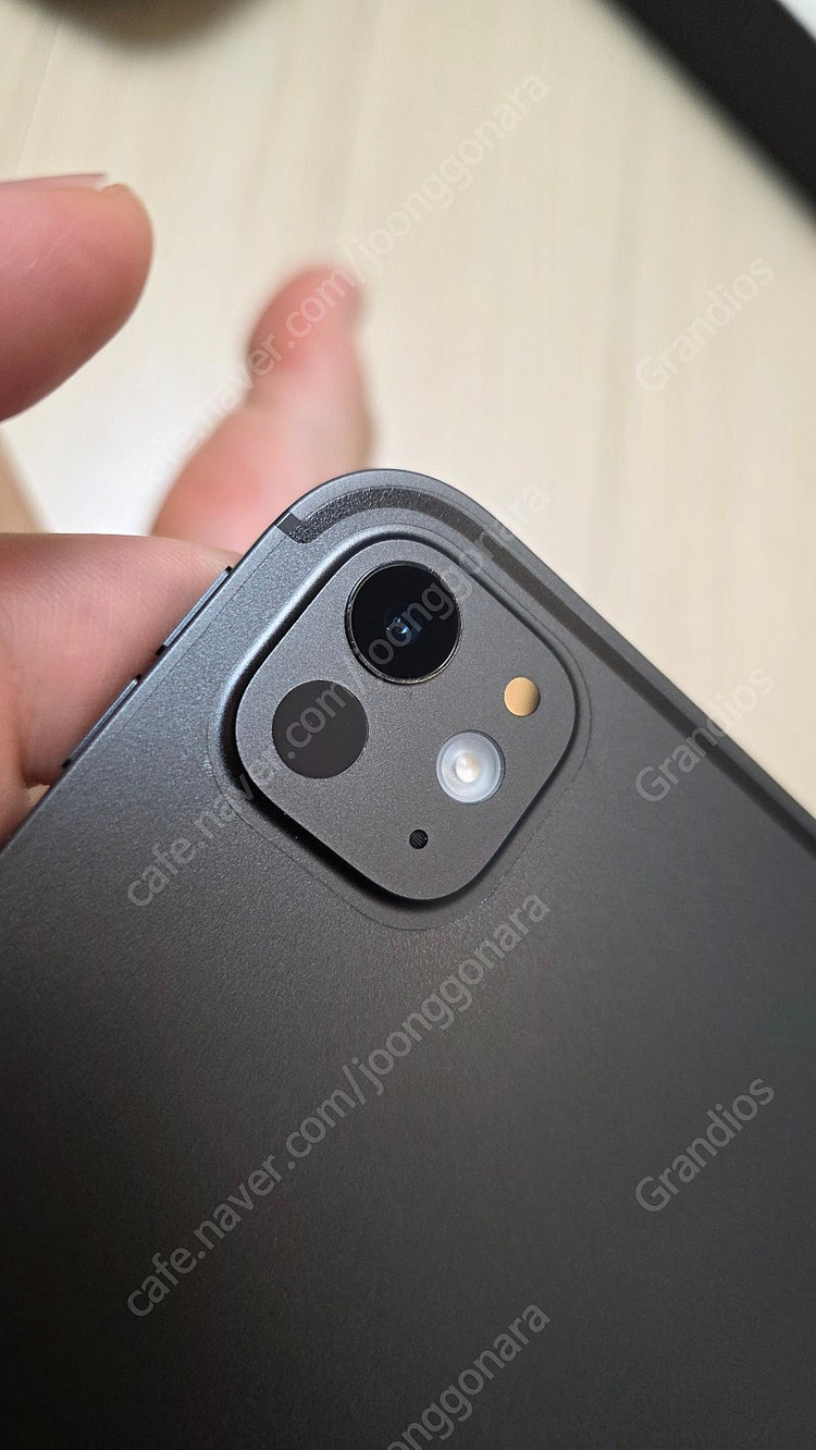 아이패드 프로 11 m4 블랙s급(셀룰러,256gb)+악세사리 일체 120만--7