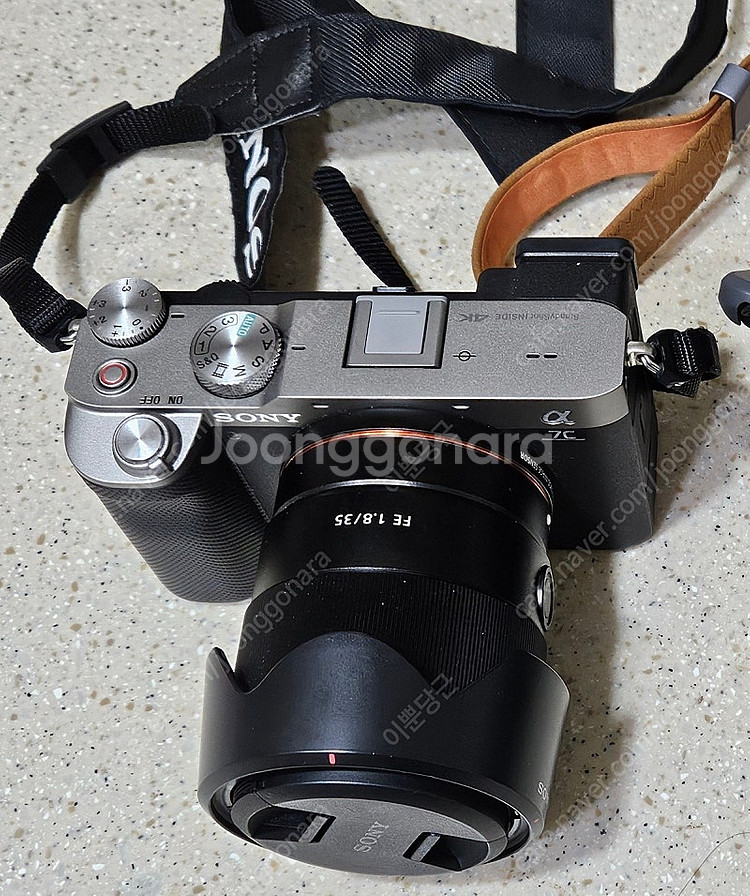소니 a7c 실버 8800컷 풀박스 팝니다. fe 35...--1