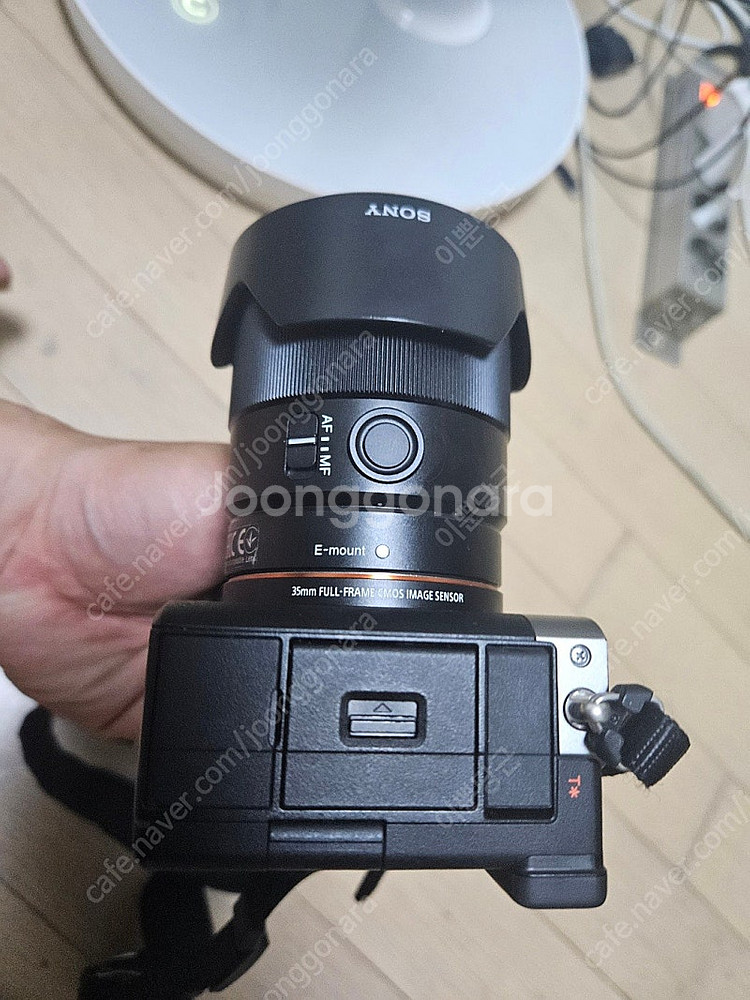 소니 a7c 실버 8800컷 풀박스 팝니다. fe 35...--4