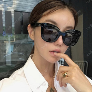 마르카토 제인 선글라스 블랙 색상