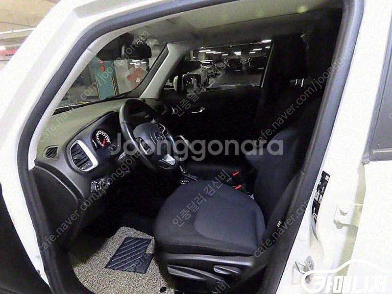 중고 레니게이드 1.6 디젤 론지튜드 2020 년식 흰...--6