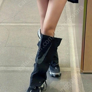 나이키 에어맥스 스콜피온 플라이니트 블랙메탈실버 레그워머 세트