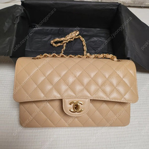 샤넬 클래식미듐 캐비어 베이지