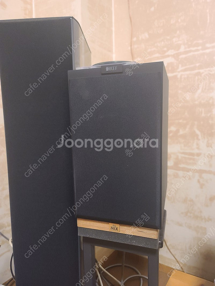 KEF Q350 북셀프 스피커--1