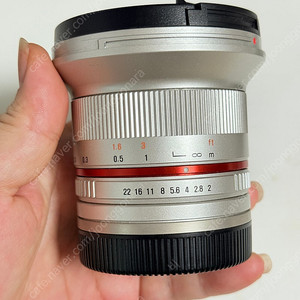 삼양 12mm f2 mf 소니 E마운트 팝니다