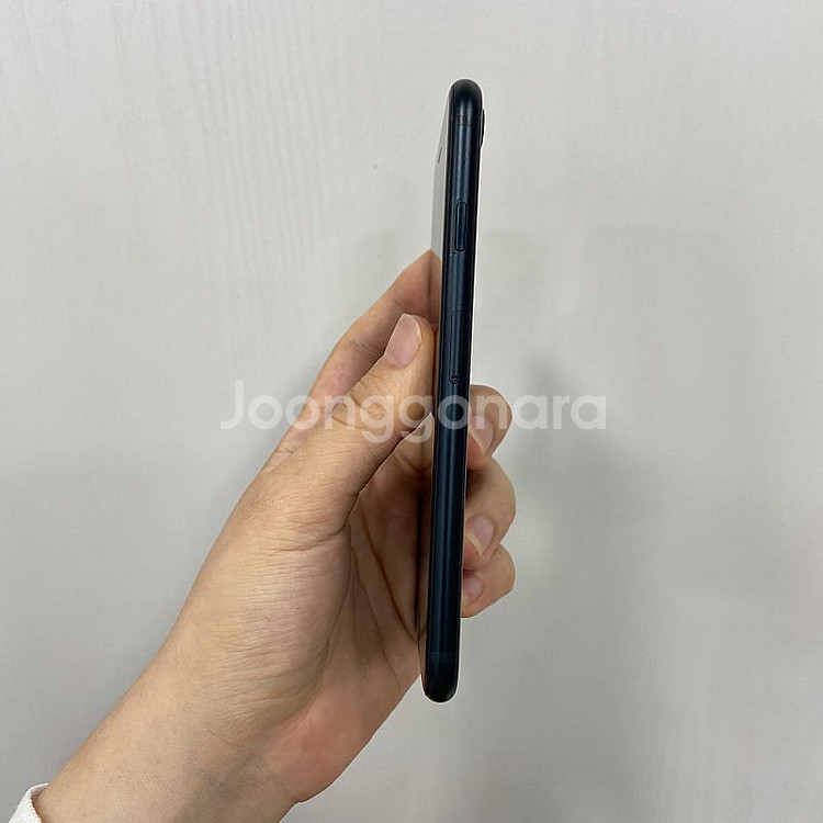 97211 아이폰SE3 64기가 블랙 팝니다 19만원--4