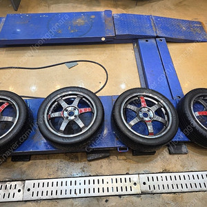 TE37 SONIC SL 정품 16인치 4홀 PCD100 휠타이어 팝니다.
