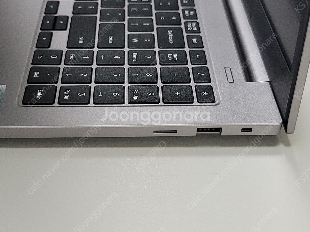 삼성 15인치 인텔 i7 세대 NT350XCR 상태 좋...--2