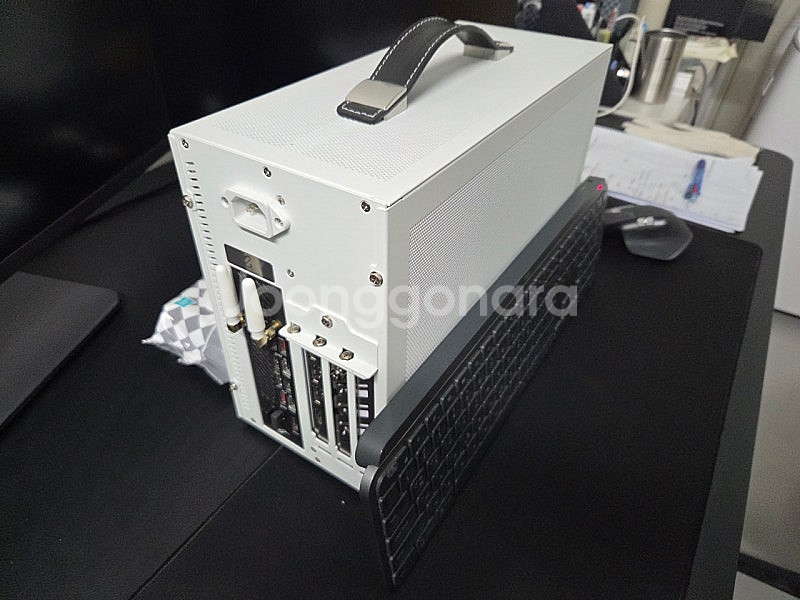 라이젠 7950x3D, GTX 4080SUPER 초소형...--7