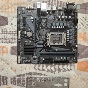 기가바이트 H610m d4 메인보드 팔아요