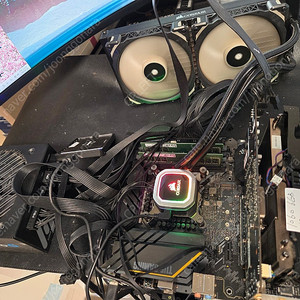 i9-10900F, Z490, 16GB, 커세어 H115i