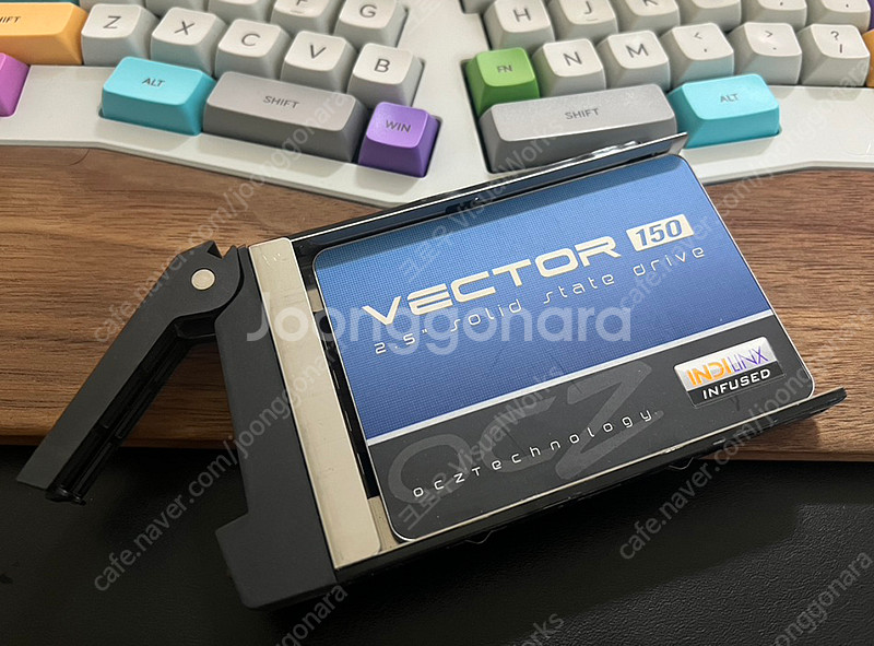 8X RAID 2.5 핫스왑 모듈 + 8개 600GB ...--2