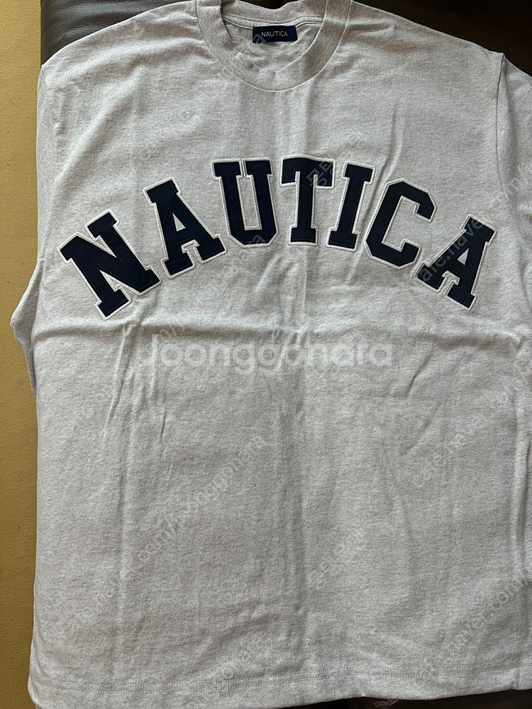 노티카 일판 티셔츠 그레이 라지사이즈 팝니다--1