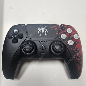 ps5 스파이더맨 패드 및 커버 팝니다.