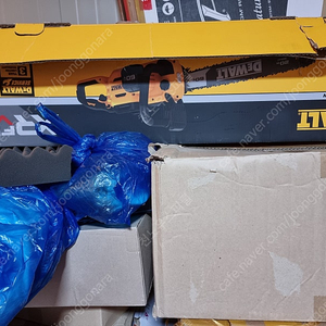 20인치 디월트 전기톱 dcm575n 판매 합니다