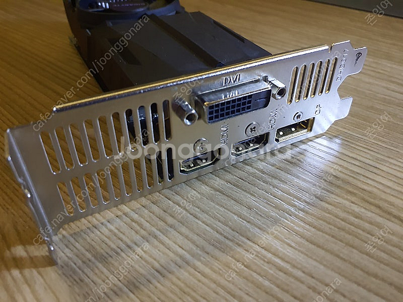 GIGABYTE 지포스 GTX 1050 Ti LP 쿼드...--1