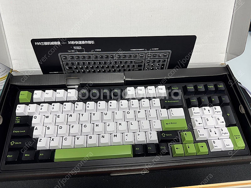 AULA 독거미 F99 퍼플축 팝니다.--1