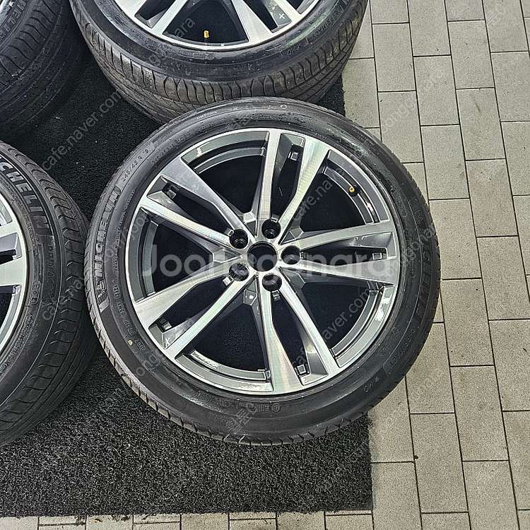 [ 정품 ] 아우디A6 45TDI 19인치 휠 타이어 ...--2