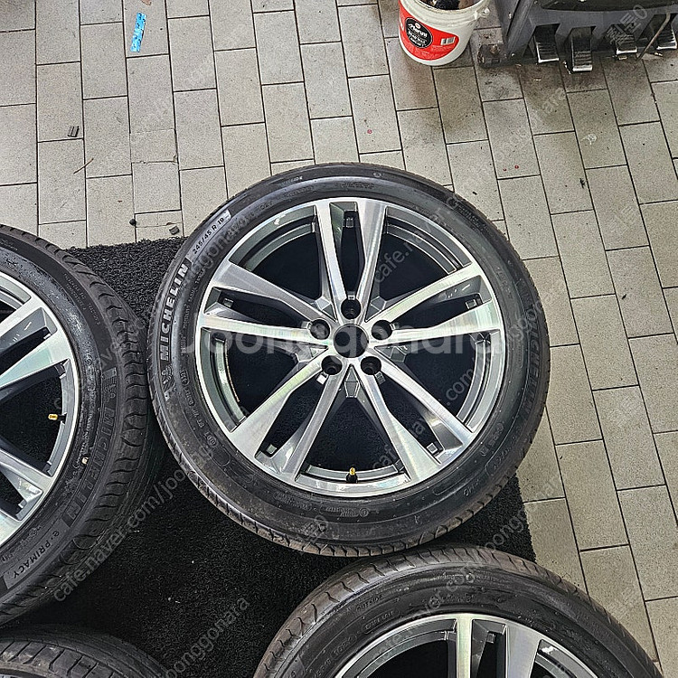 [ 정품 ] 아우디A6 45TDI 19인치 휠 타이어 ...--4