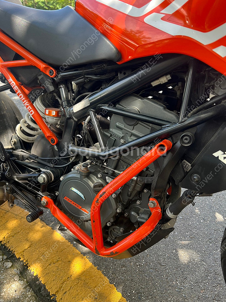 17년식 KTM 듀카125 네이키드 오토바이 판매합니다--3