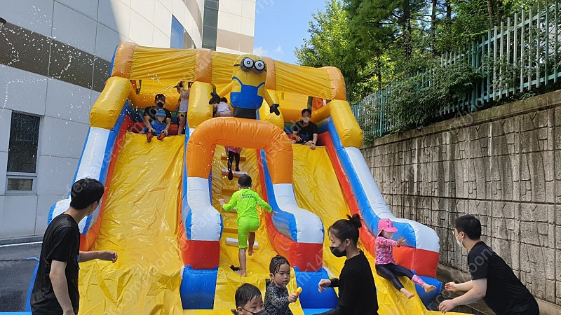 수영장 풀장 워터슬라이드 물미끄럼틀 에어바운스 에어수영장 중고 새거 헐값판매(에어풀장,이동식수영장,야외풀장,유아어린... 이미지