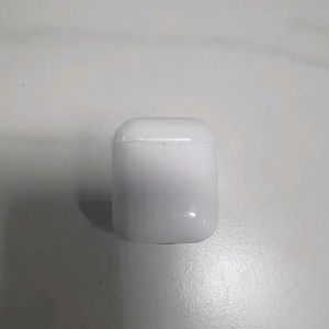 애플 정품 에어팟2 충전 케이스 본체 팝니다. 유선