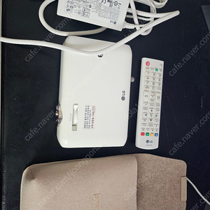 LG PH550 빔프로젝터 판매합니다.