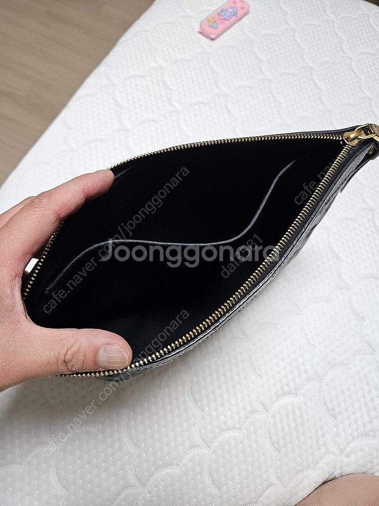 루이비통 클러치백--1