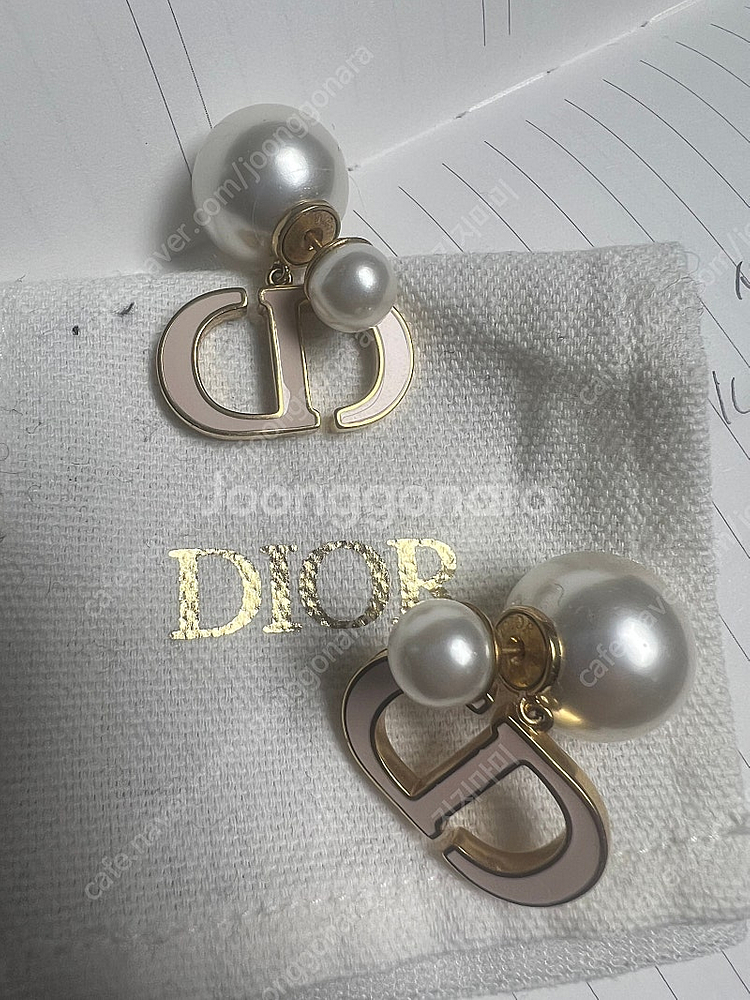 dior 진주귀걸이.--3