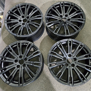 BMW G20 320I 790M 고스트크롬 18인치 순정휠 대품판매20만원