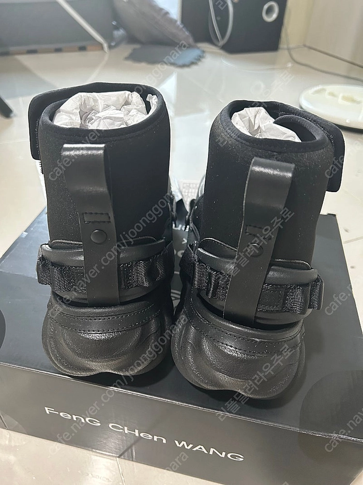 새상품 크록스 펑첸왕 209391-001 이미지