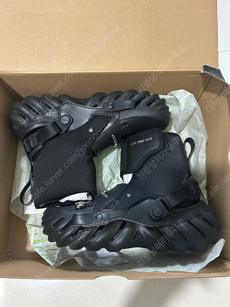 새상품 크록스 펑첸왕 209391-001 이미지