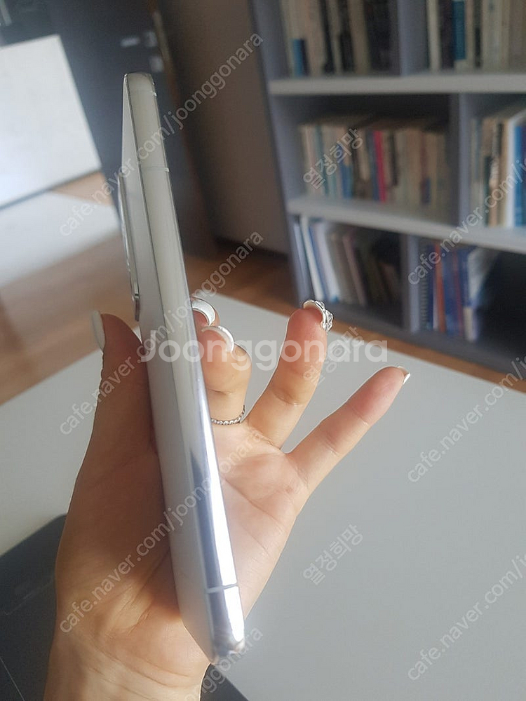 갤럭시 S22 플러스 5G 화이트 색상--4