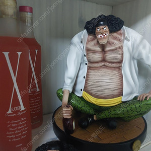 매직하우스 원피스 검은수염 레진 피규어 판매합니다