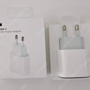 애플 USB-C 20W 정품 충전기 팝니다.