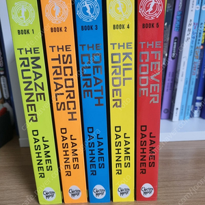 The maze runner 5권 택포 2만원