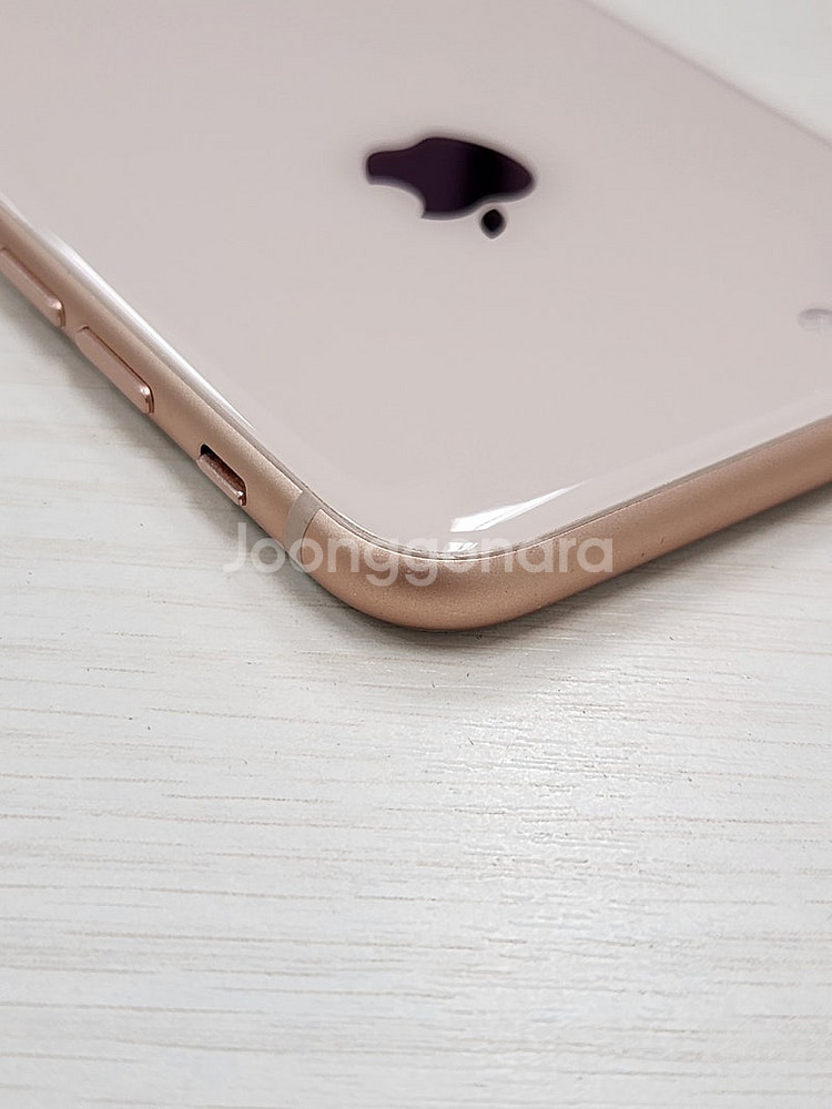 아이폰8 골드색상 64용량 상태좋은 감성폰 서브폰 단말기 14만 판매합니다--7