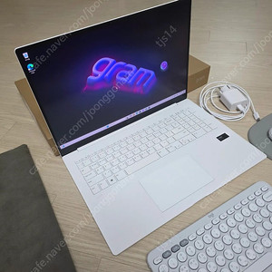 새상품급]LG그램 프로 17인치 울트라7 풀박스 판매합니다. (17Z90SP-GA7CK)