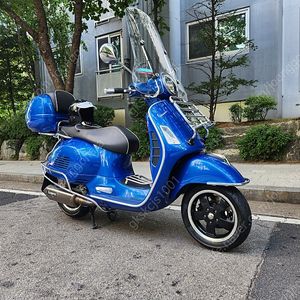 베스파300 슈퍼 ABS/ASR 버전 블루컬러 풀옵션 차량 판매합니다.