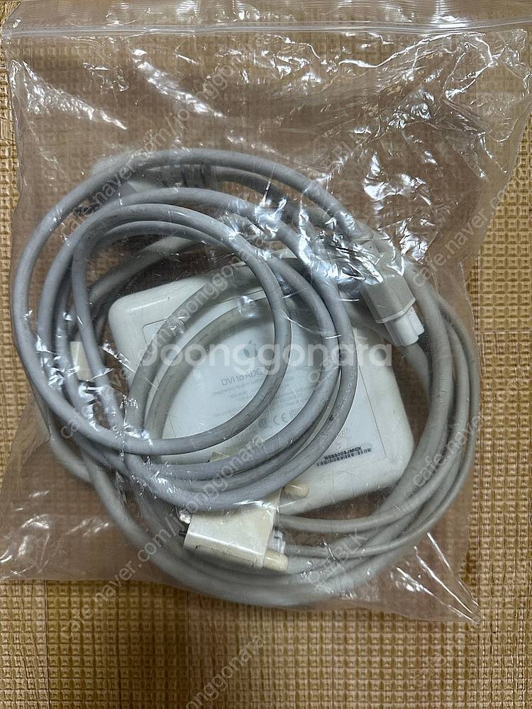 Apple 23 인치 크리스탈 모니터 팝니다--3