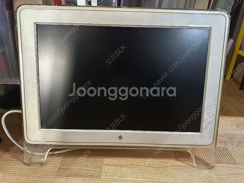 Apple 23 인치 크리스탈 모니터 팝니다--5