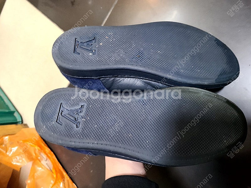 루이비통 남성 스니커즈입니다.--3