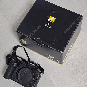 NIKON Z5 바디만 박스풀. 신동품 판매
