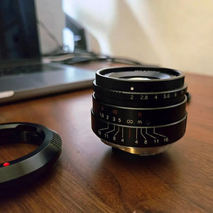 [팝니다] [단종] 초소형 L마운트 35mm f2 7artisans 7장인 렌즈 판매합니다. / 파나소닉 s5m2 s1m2 s5 50mm