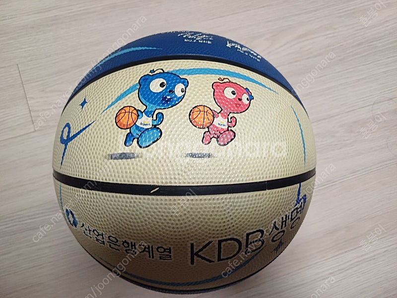 KDB생명 농구공 판매합니다--2