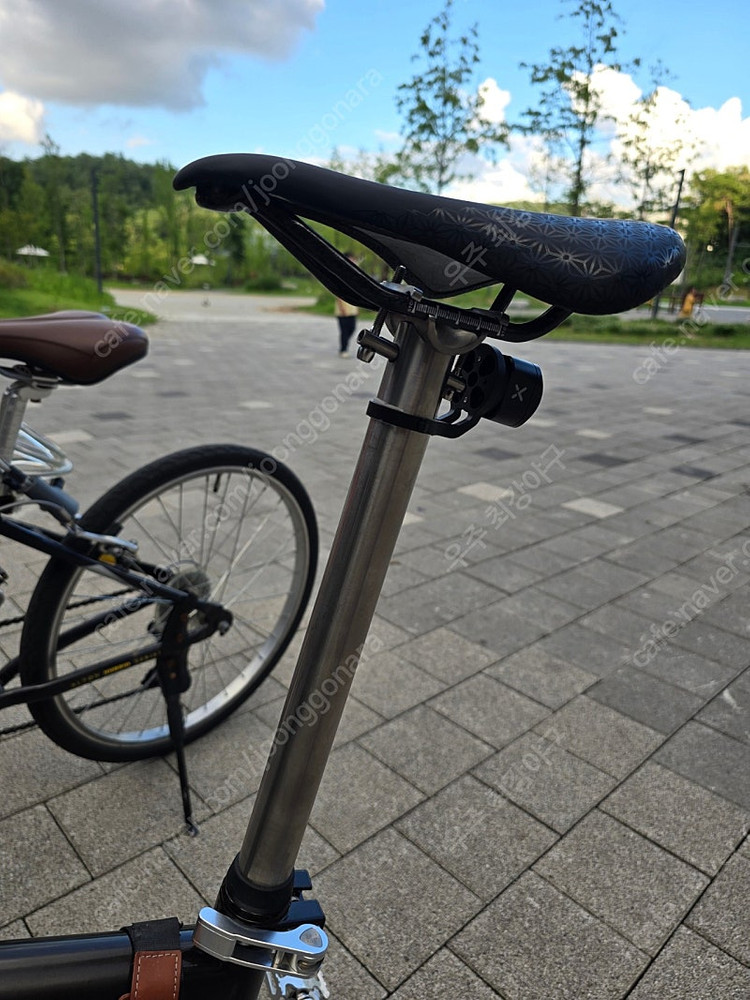 바이크스 SE 골든 스파크 2024 이미지