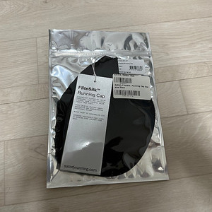 새티스파이 satisfy FliteSilk RunningCap Black